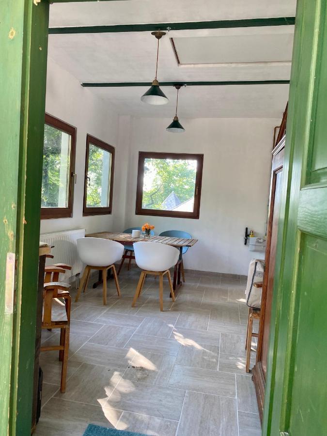 Rustic Cottage & Garden Retreat On Buda Hilltop Budapest Ngoại thất bức ảnh